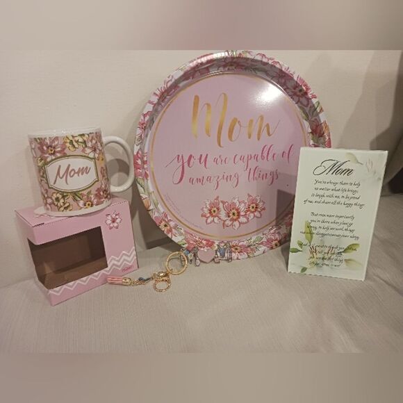 Mom MUG, Plate, Personalized Mom Frame Decor & MOM Keychain Mothers Day Bundle - Picture 2 of 7